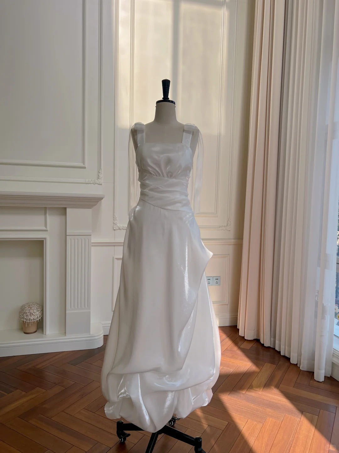 Elegant And Simple White Bud Square Neck Suspender Satin Formal Prom Dresses Bridesmaid Dresses
