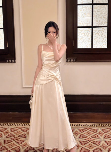 Elegant Beige Spaghetti Strap Square Neck Knot-Embellished Satin Long Formal Prom Dresses Bridesmaid Dresses