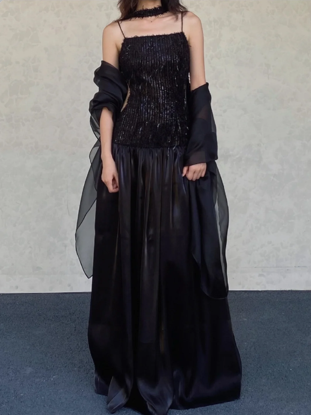 Elegant Black A-Line Square Neck Spaghetti Strap Sequined Tulle Long Formal Prom Dresses Main image
