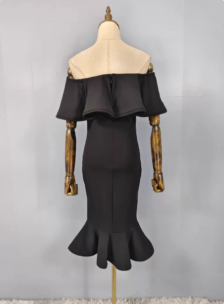 Elegant Black Mermaid Off-The-Shoulder Ruffled Satin Formal Prom Dresses Secondary image