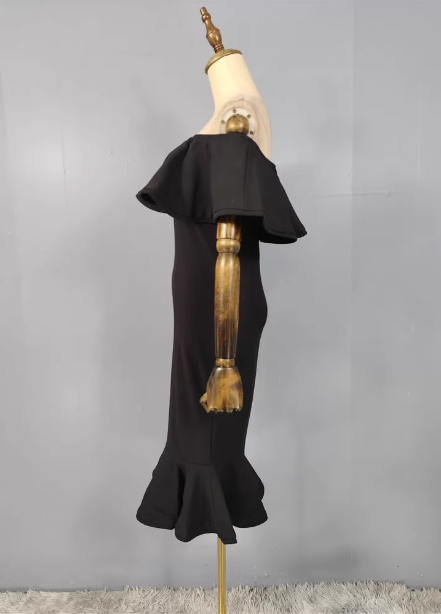 Elegant Black Mermaid Off-The-Shoulder Ruffled Satin Formal Prom Dresses