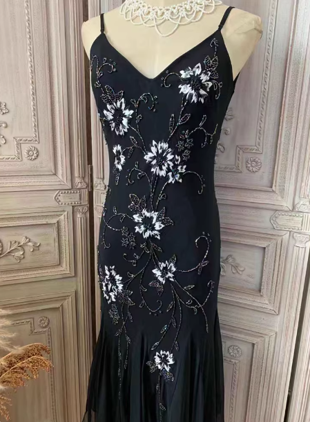 Elegant Black Mermaid Spaghetti Strap V-Neck Beaded Chiffon Long Formal Prom Dresses