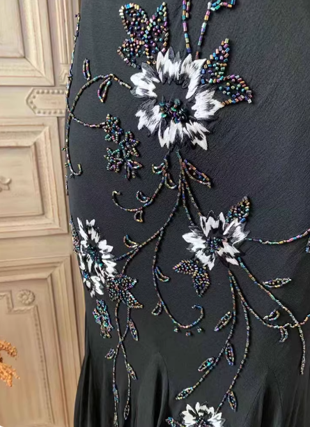 Elegant Black Mermaid Spaghetti Strap V-Neck Beaded Chiffon Long Formal Prom Dresses