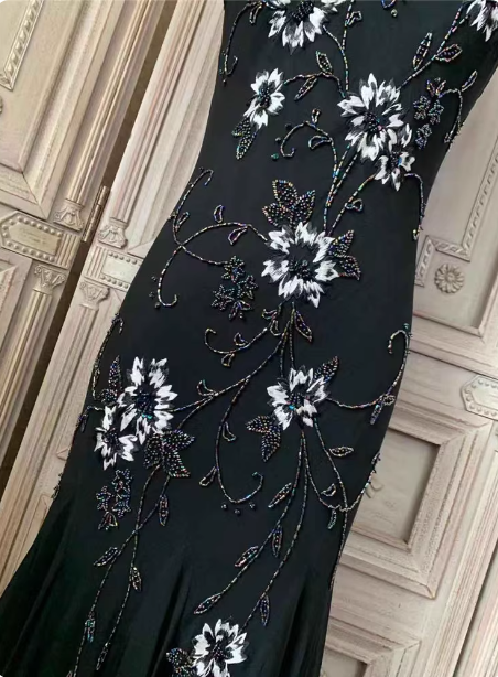 Elegant Black Mermaid Spaghetti Strap V-Neck Beaded Chiffon Long Formal Prom Dresses