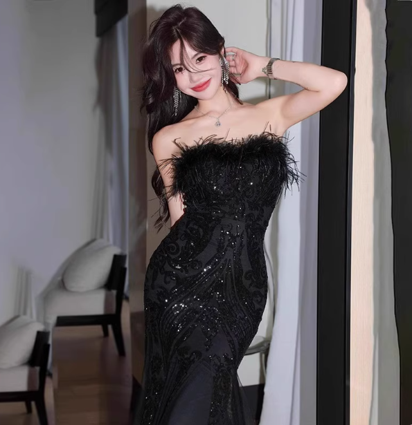 Elegant Black Mermaid Strapless Feather Sequined Tulle Formal Prom Dresses