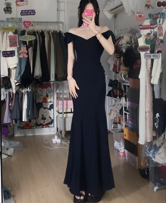 Elegant Black Mermaid V-Neck Bow Strap Satin Long Formal Prom Dresses