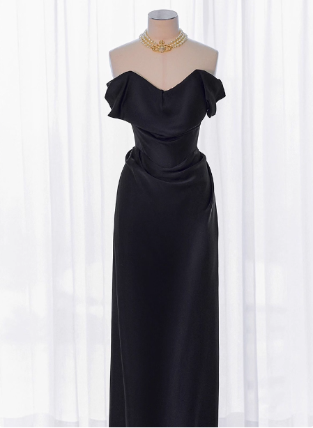 Elegant Black Slim-Fit Off-The-Shoulder Satin Long Formal Prom Dresses