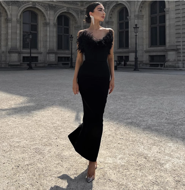 Elegant Black Strapless Feather Satin Bodycon Long Formal Prom Dresses