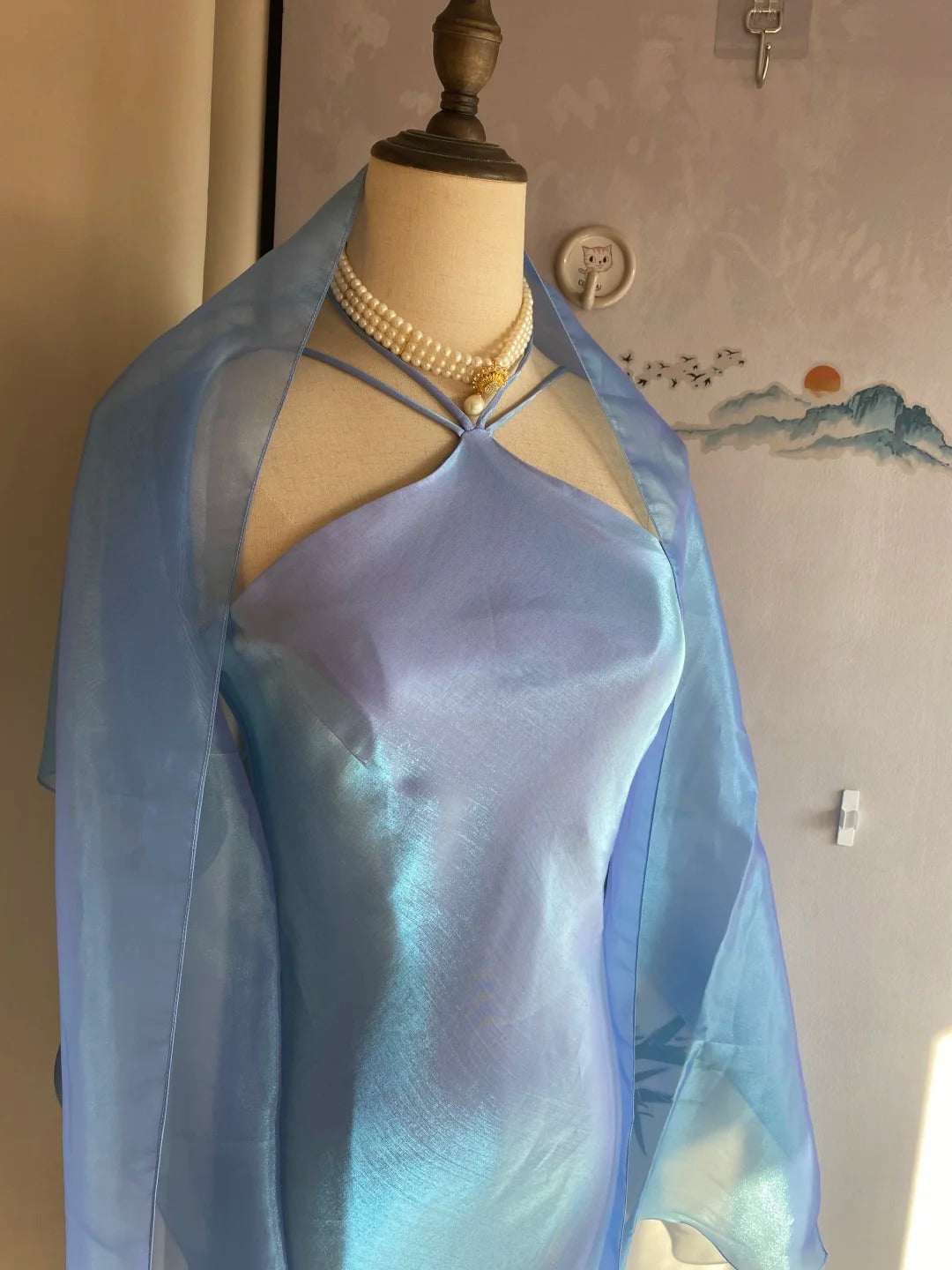 Elegant Blue Halter Neck Mermaid Satin Long Formal Prom Dresses Secondary image