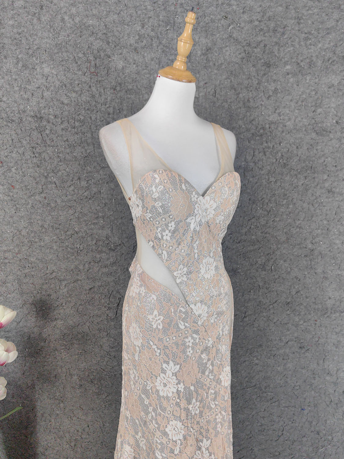 Elegant Blush Pink Lace Gradient Spaghetti Strap V-Neck Train Formal Prom Dresses