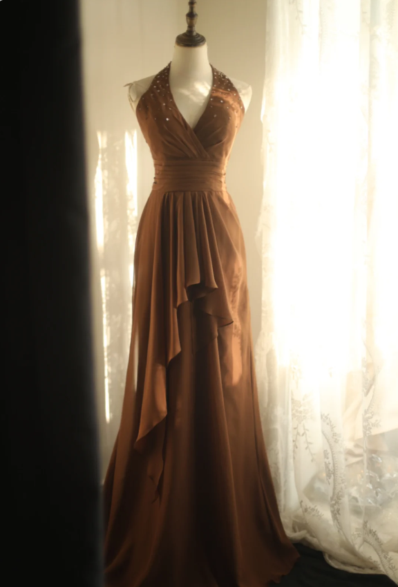 Elegant Brown A-Line Halter Neck Chiffon Long Formal Prom Dresses Main image