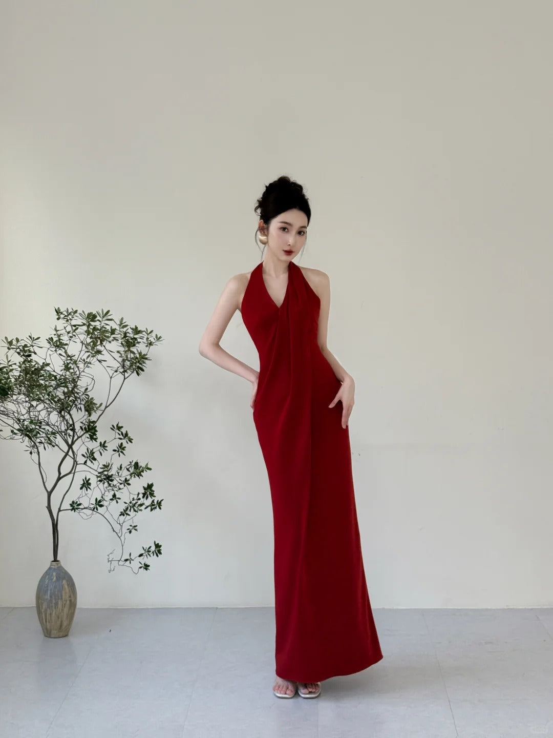 Elegant Burgundy Fitted Halter Neck Deep V-Neck Satin Long Formal Prom Dresses