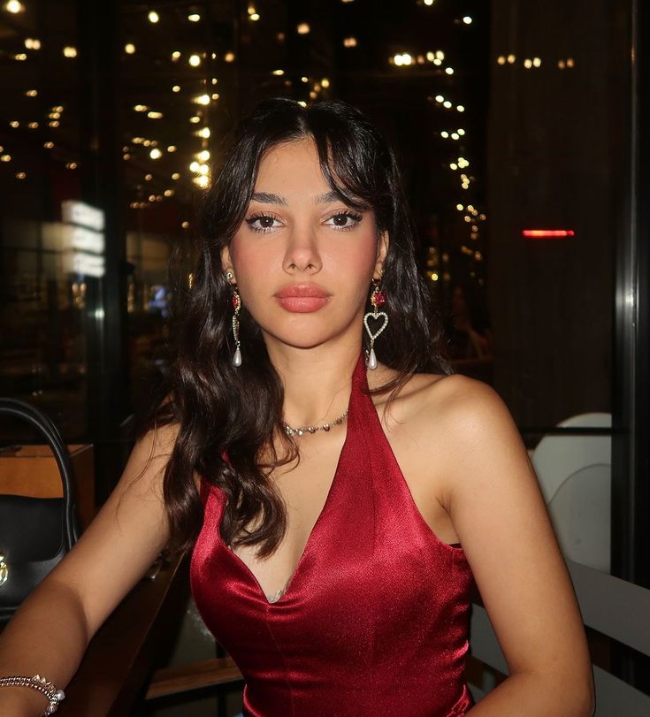 Elegant Burgundy V-Neck Halter Satin A-Line Birthday Short Skirt Homecoming Dresses