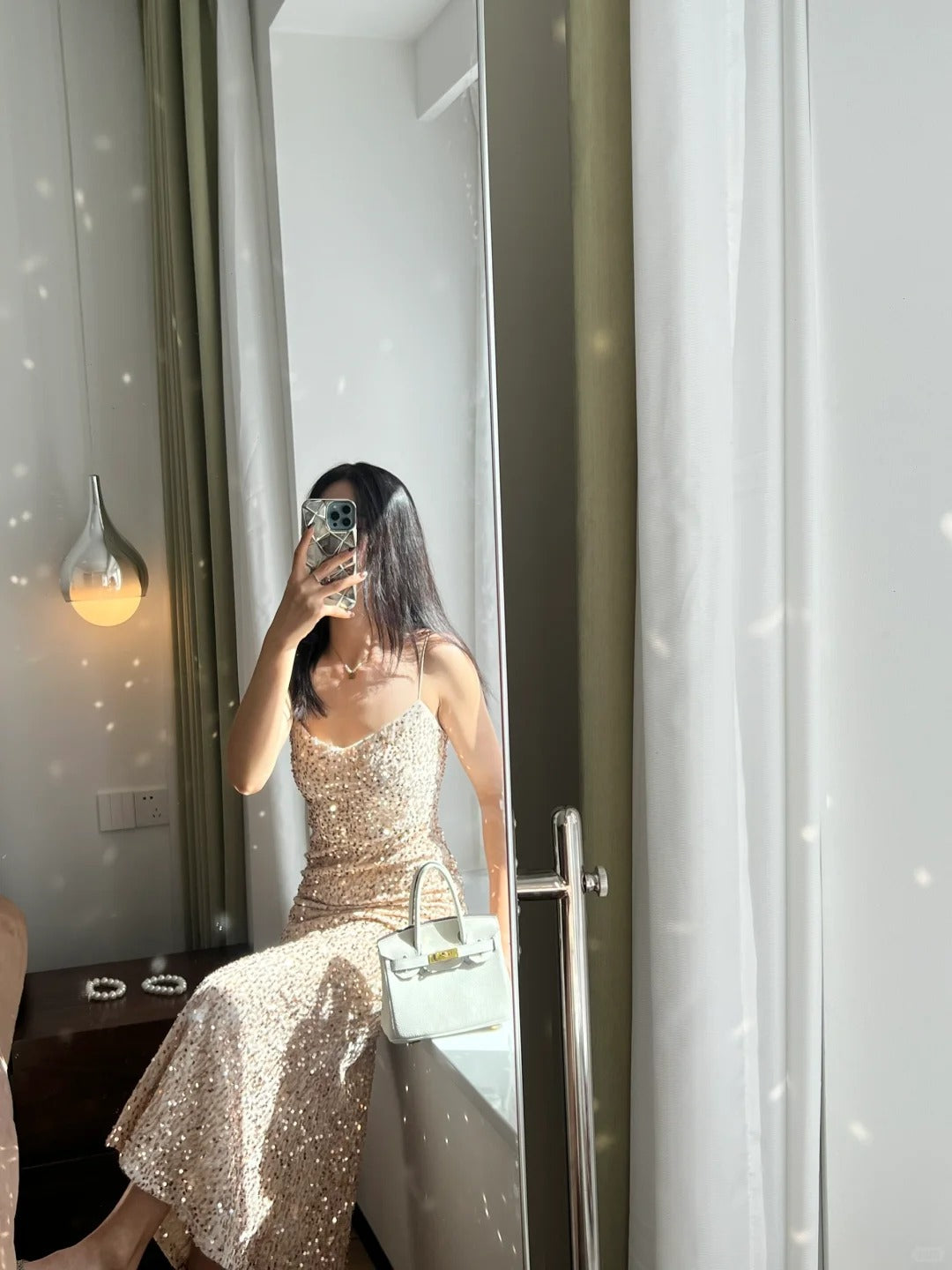 Elegant Champagne Gold Mermaid Halter V-Neck Sequined Long Formal Prom Dresses