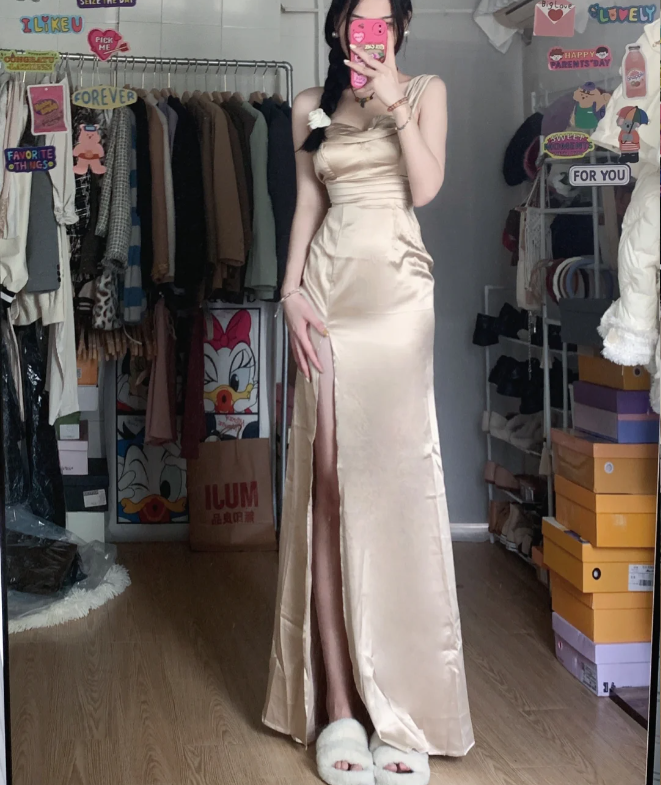 Elegant Champagne High-Slit Satin Long Formal Prom Dresses Main image