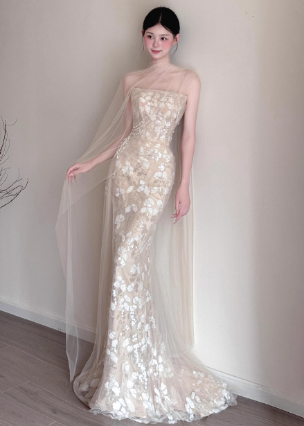 Elegant Champagne Mermaid Strapless Petal Tulle Long Formal Prom Dresses