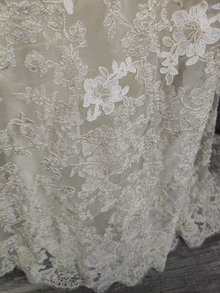Elegant Champagne Off-White Sweetheart Neck Lace Train Formal Prom Dresses