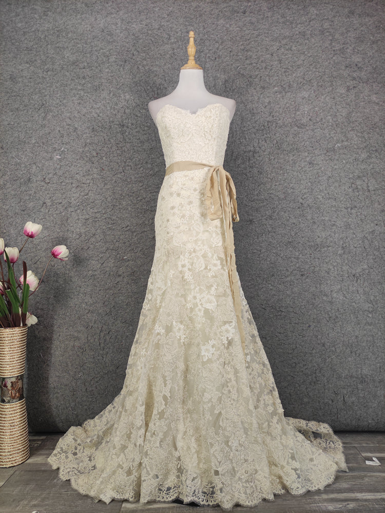Elegant Champagne Off-White Sweetheart Neck Lace Train Formal Prom Dresses Main image
