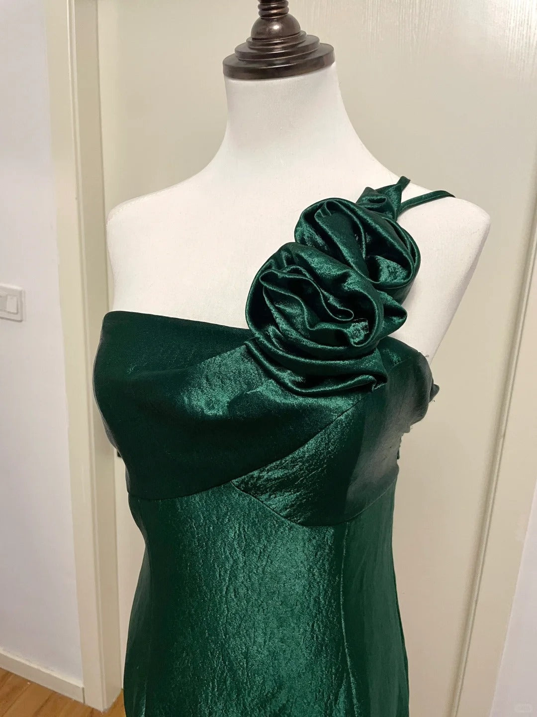 Elegant Dark Green 3D Floral One-Shoulder Satin Long Formal Prom Dresses