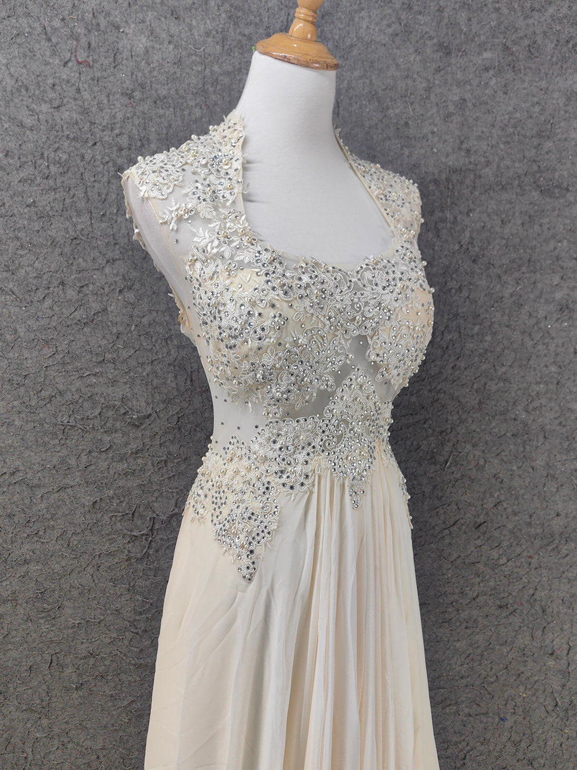 Elegant Ivory Cap-Sleeve Pearl Lace Chiffon Long Formal Prom Dresses