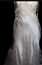 Elegant Ivory V-Neck Beaded Tulle Satin High-Low Formal Prom Dresses
