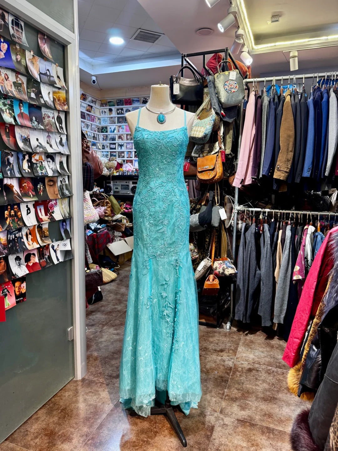 Elegant Lake Blue Mermaid Halter-Neck Lace Long Formal Prom Dresses