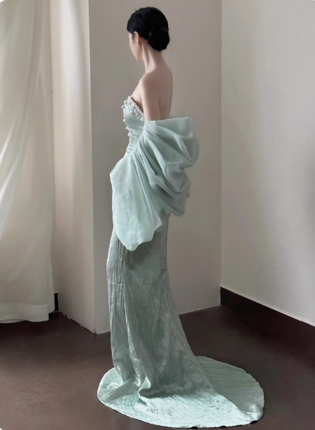 Elegant Light Mint Green Mermaid Sweetheart Neck Pearl Backless Shiny Satin Train Formal Prom Dresses