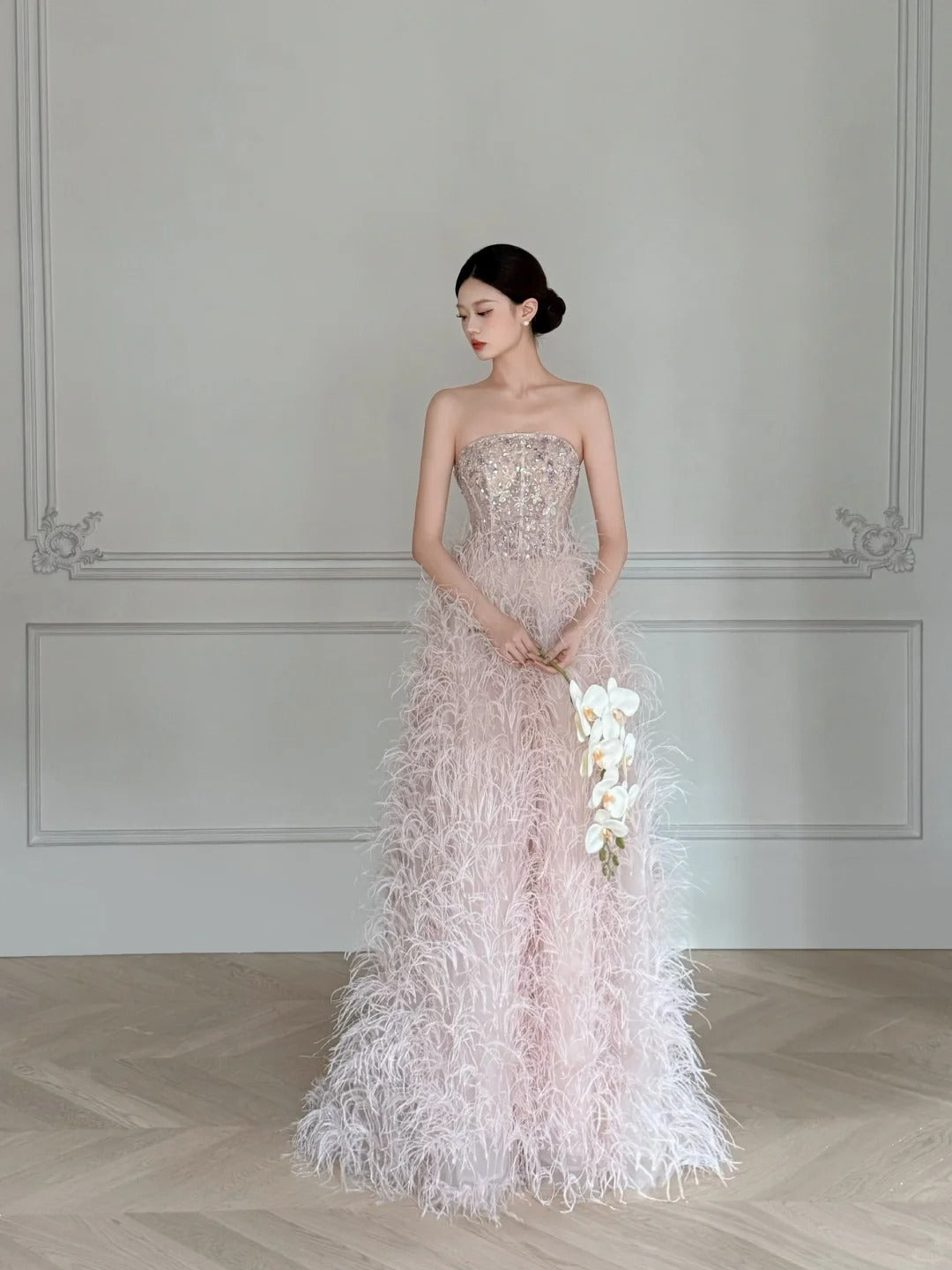 Elegant Light Pink A-Line Strapless Feather Long Formal Prom Dresses Main image
