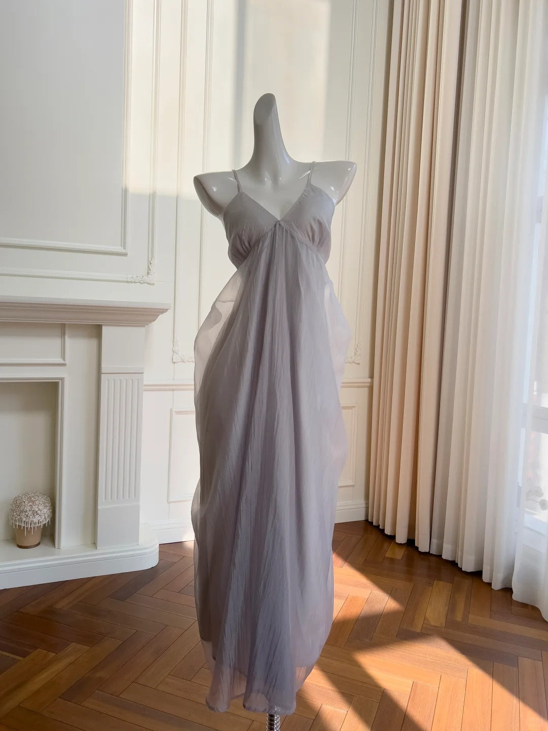 Elegant Light Purple Strappy V-Neck Chiffon Long Formal Prom Dresses Secondary image
