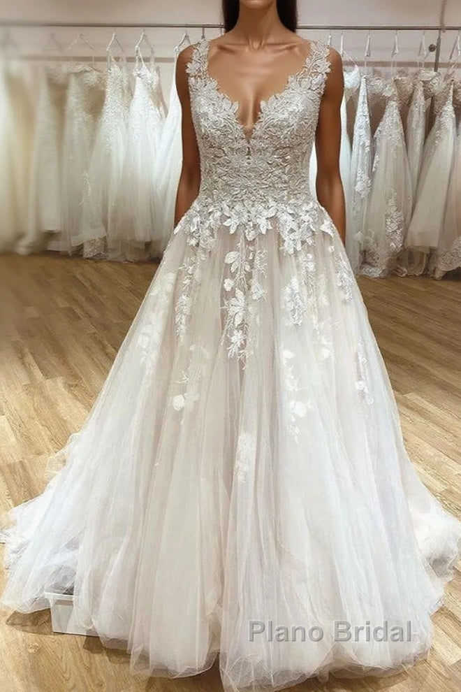 Elegant Long A-Line Sweetheart Appliques Lace Tulle Wedding Dress Main image