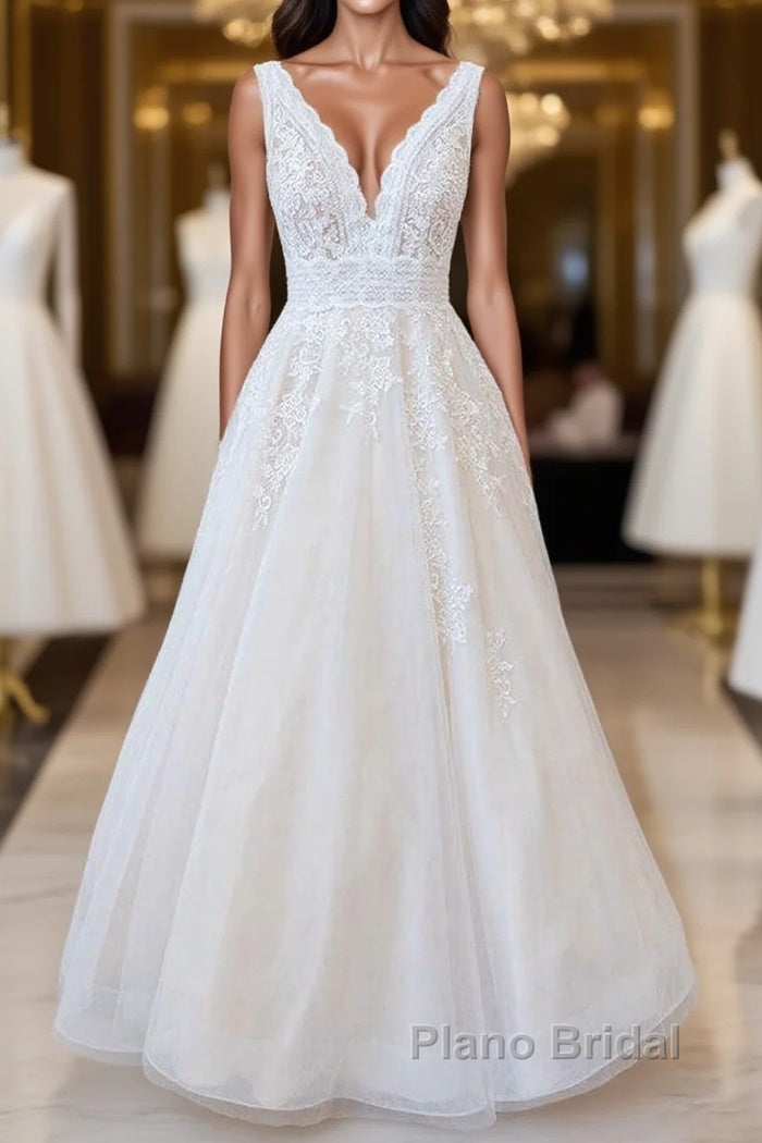Elegant Long A-line V-neck Appliques Lace Tulle Backless Wedding Dress Main image
