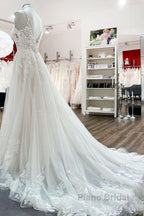 Elegant Long A-Line V Neck Tulle Spaghetti Straps Lace Wedding Dress