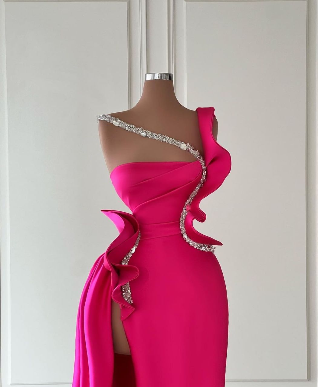 Elegant Long Glitter Sleeveless Front Split Long Prom Dresses With Ruffles Long Secondary image