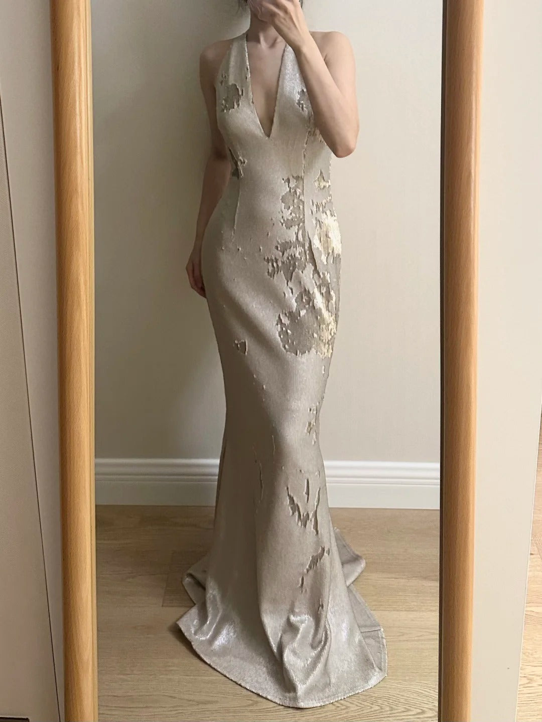 Elegant Mermaid Halter Neck Deep V-Neck Sequined Long Formal Prom Dresses