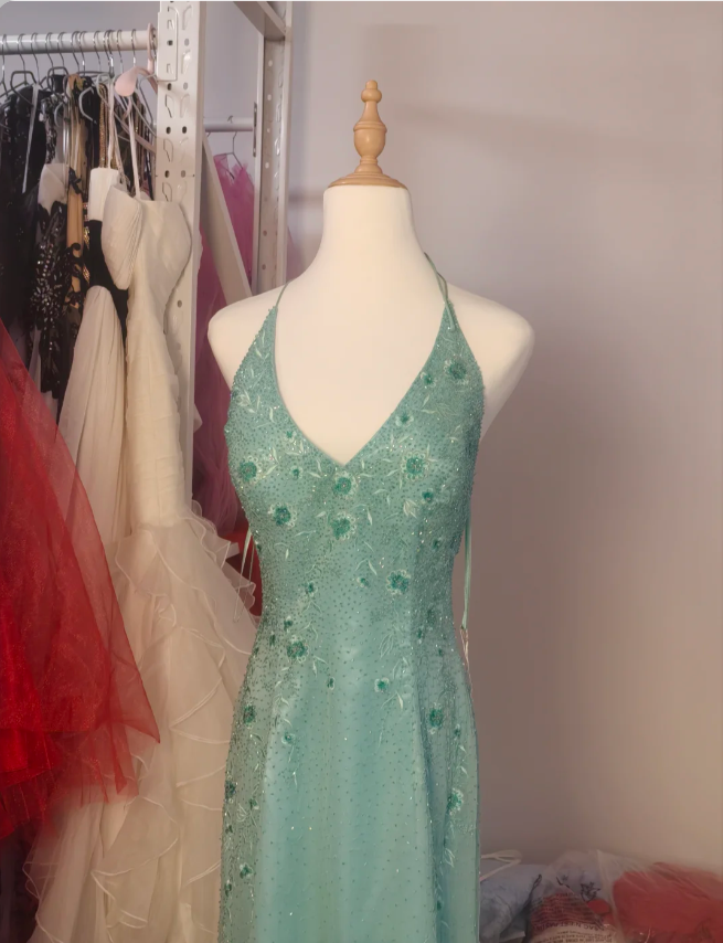 Elegant Mint Green Fitted Beaded Halter Neck Backless Long Formal Prom Dresses