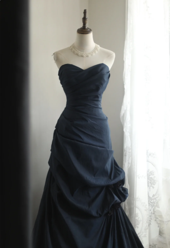Elegant Navy Blue Mermaid Pleated Satin Long Formal Prom Dresses