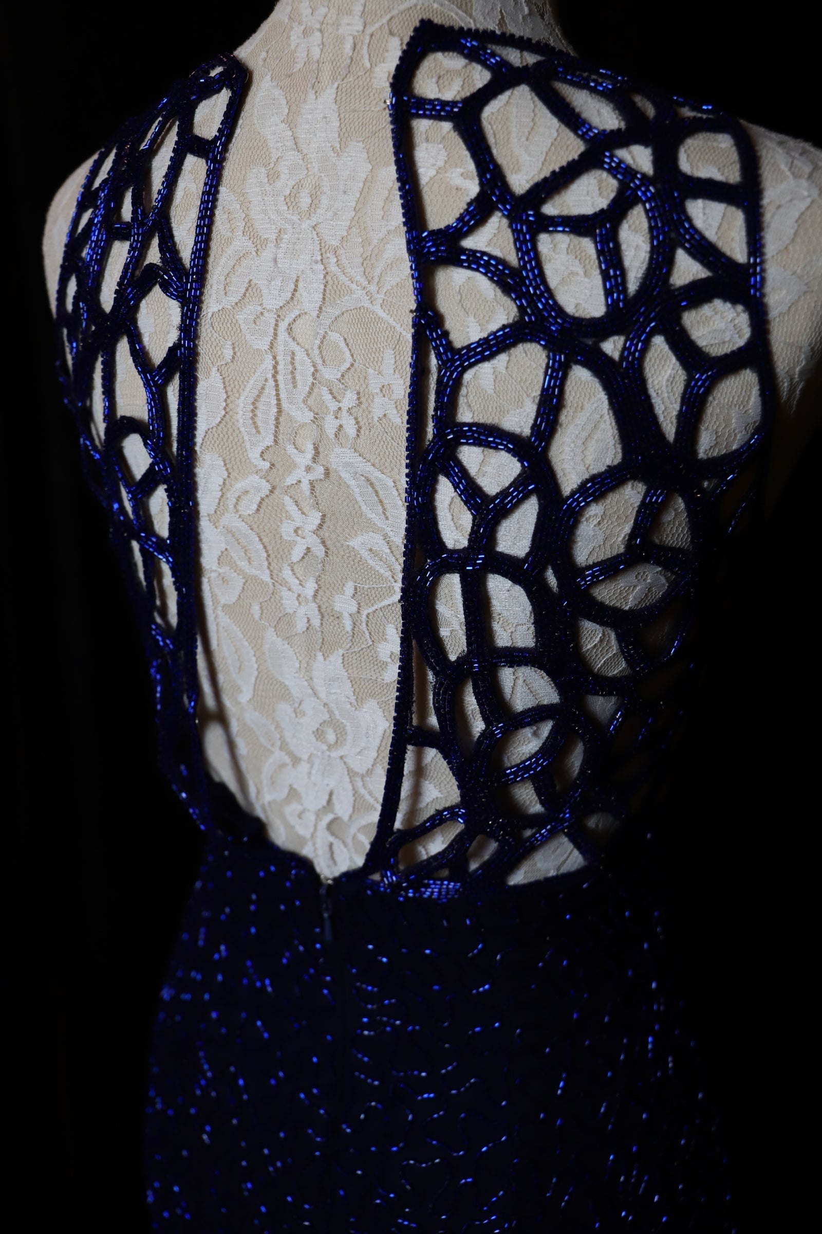 Elegant Navy Blue Sleeveless Cutout Halter Mermaid Bead Embroidered Lace Formal Prom Dresses