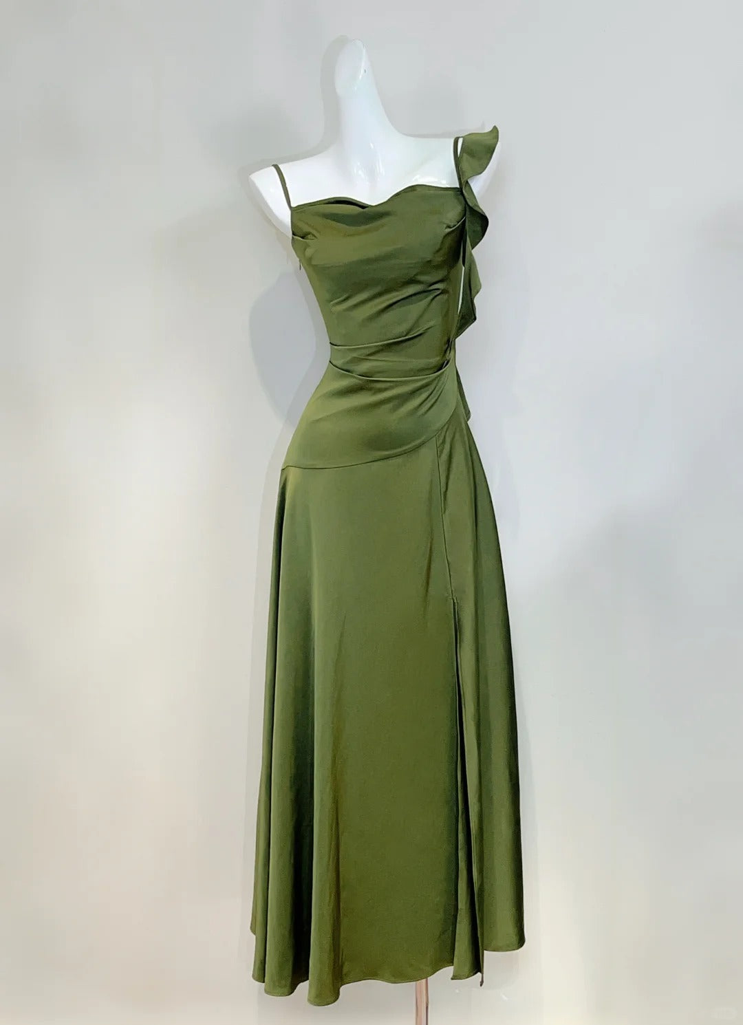 Elegant Olive Green Slim Fit Ruffled Satin Formal Prom Dresses