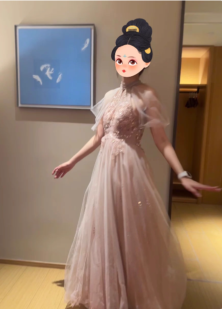 Elegant Pink A-Line Halter Tulle Long Formal Prom Dresses Secondary image