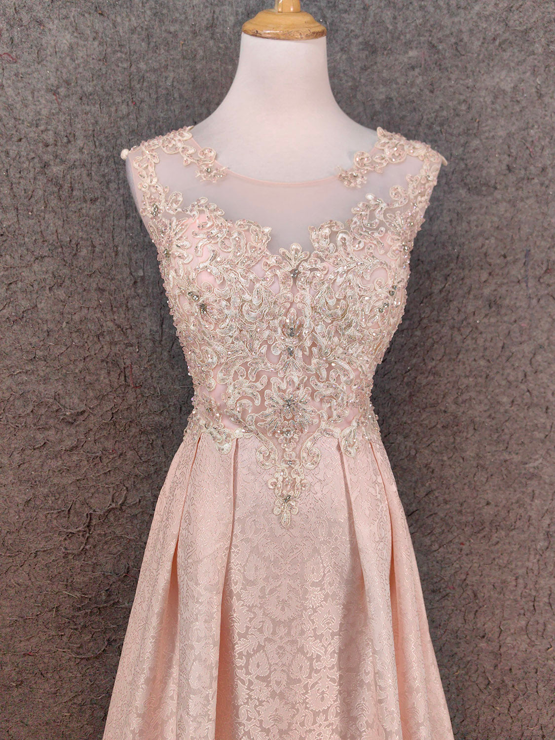 Elegant Pink A-Line Sleeveless Crew Neck Lace Rhinestone Brocade Satin Long Formal Prom Dresses Secondary image