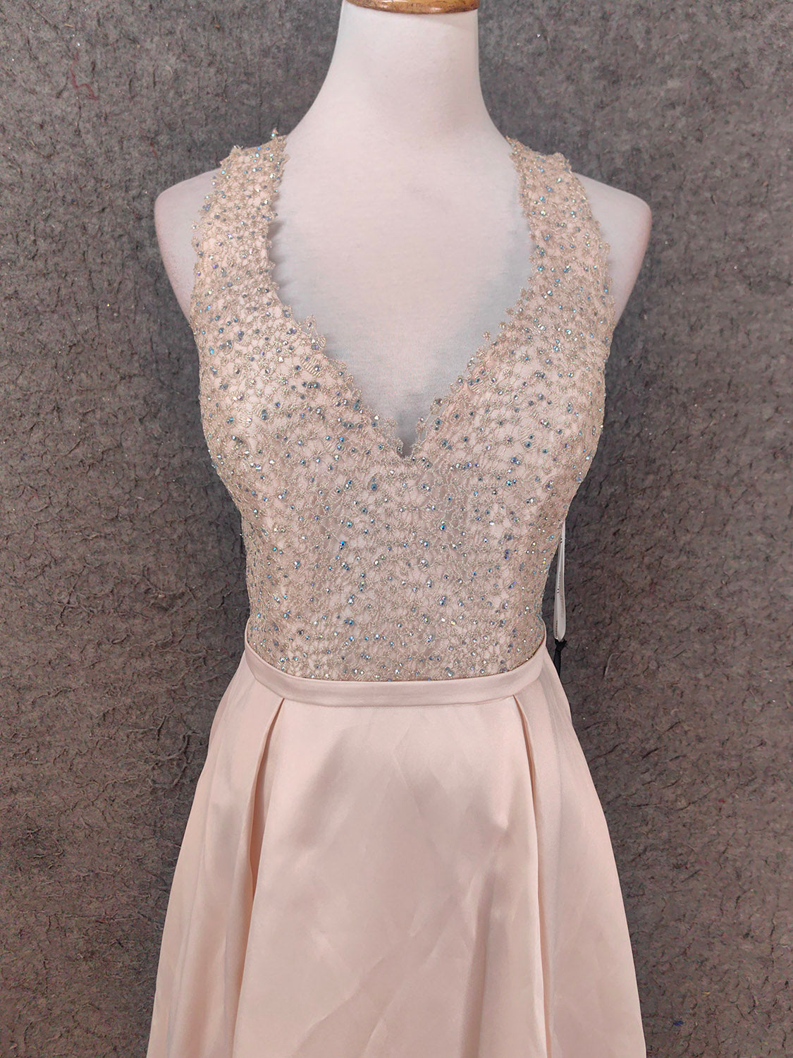 Elegant Pink Halter Neck V-Neck Rhinestone Lace Satin Long Formal Prom Dresses Secondary image