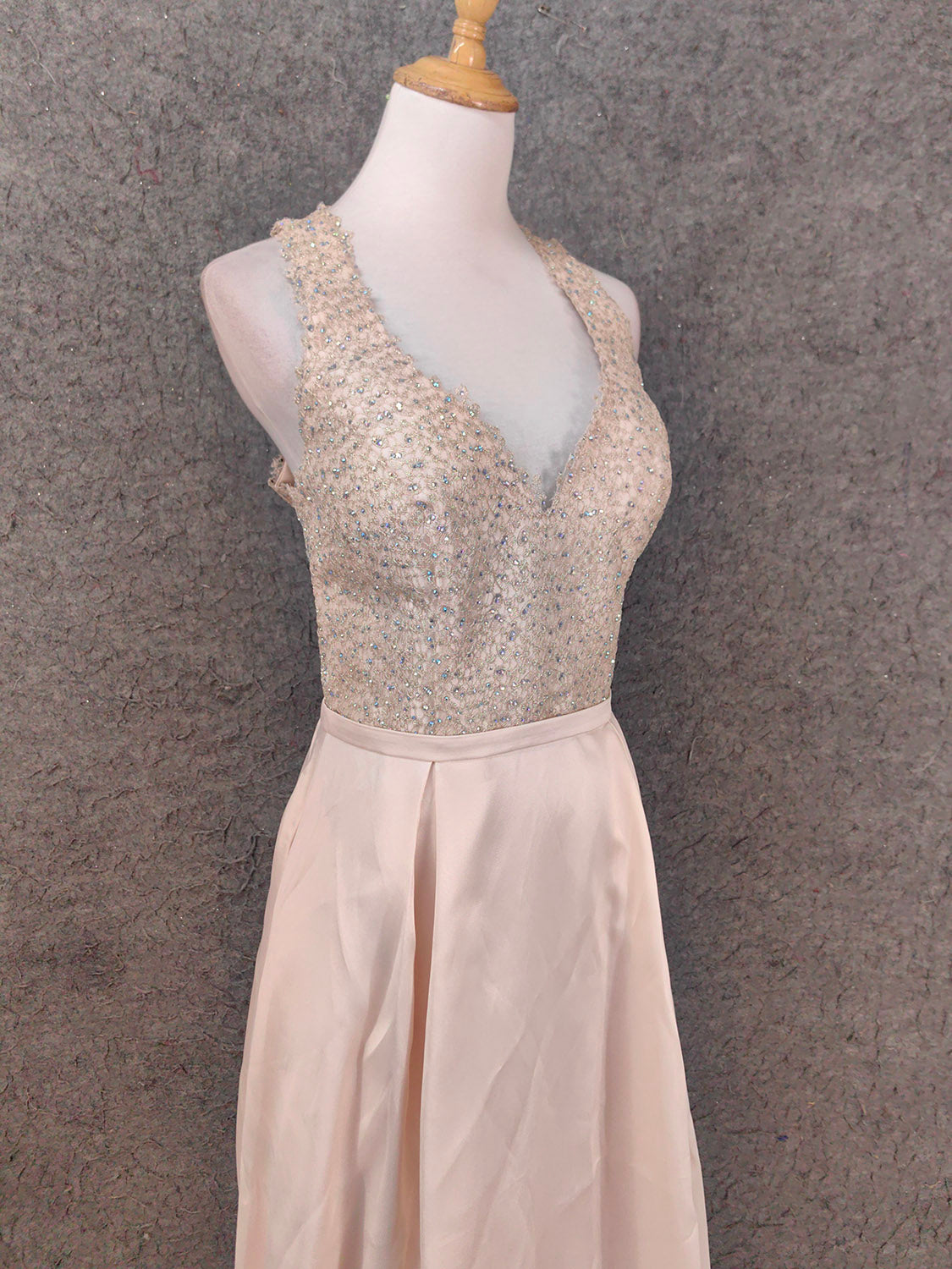 Elegant Pink Halter Neck V-Neck Rhinestone Lace Satin Long Formal Prom Dresses