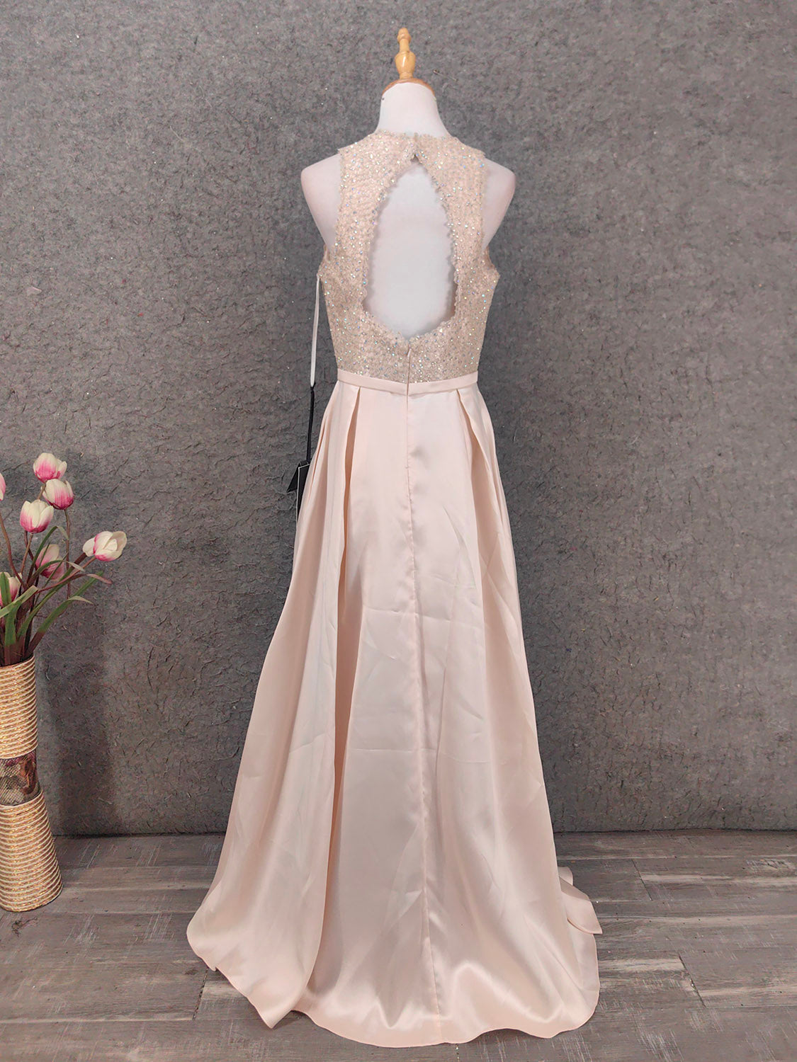 Elegant Pink Halter Neck V-Neck Rhinestone Lace Satin Long Formal Prom Dresses