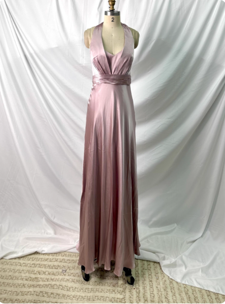 Elegant Pink Halter Neck V-Neck Slim-Fit Satin Long Formal Prom Dresses Main image
