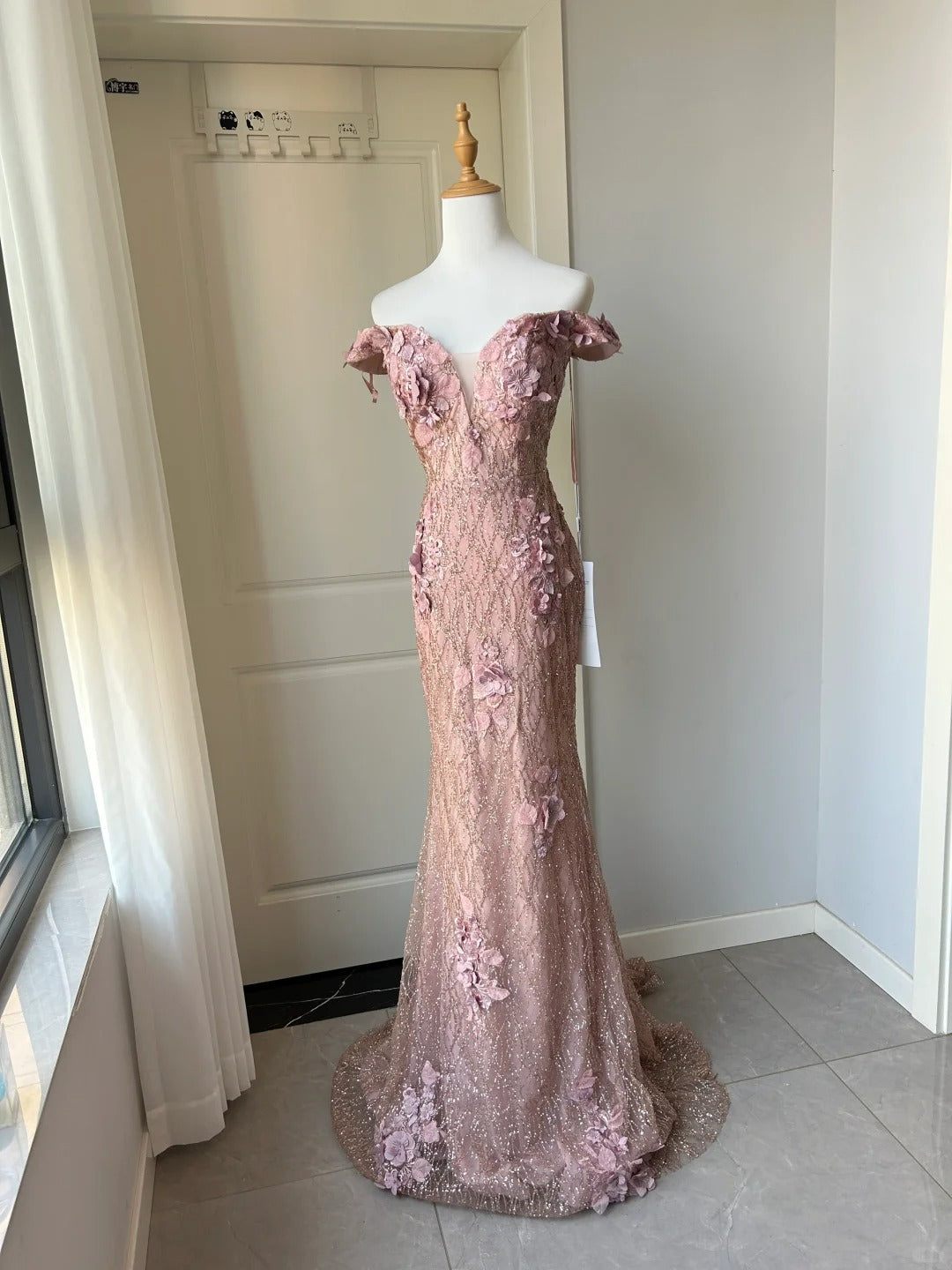 Elegant Pink Mermaid Off-Shoulder 3D Floral Sequined Formal Prom Dresses Secondary image