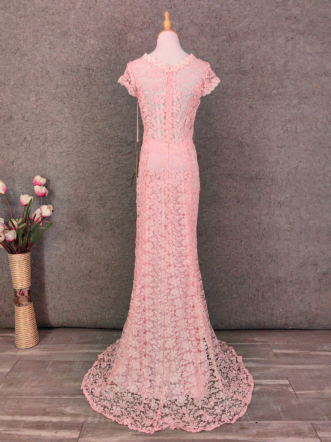 Elegant Pink Mermaid Short Sleeve Crew Neck Cutout Lace Long Formal Prom Dresses