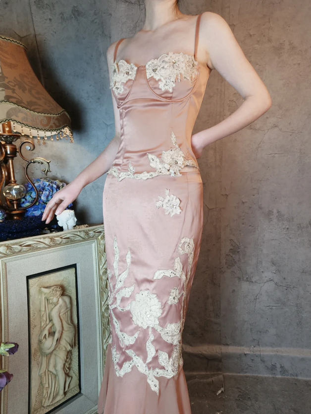 Elegant Pink Mermaid Spaghetti Strap Lace Embroidered Satin Formal Prom Dresses