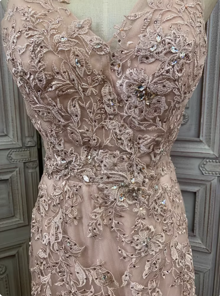 Elegant Pink Mermaid V-Neck Lace Embroidery Tulle Long Formal Prom Dresses