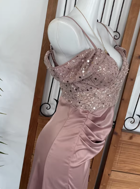 Elegant Pink Spaghetti Strap V-Neck Off-The-Shoulder Slit Sequin Satin Long Formal Prom Dresses