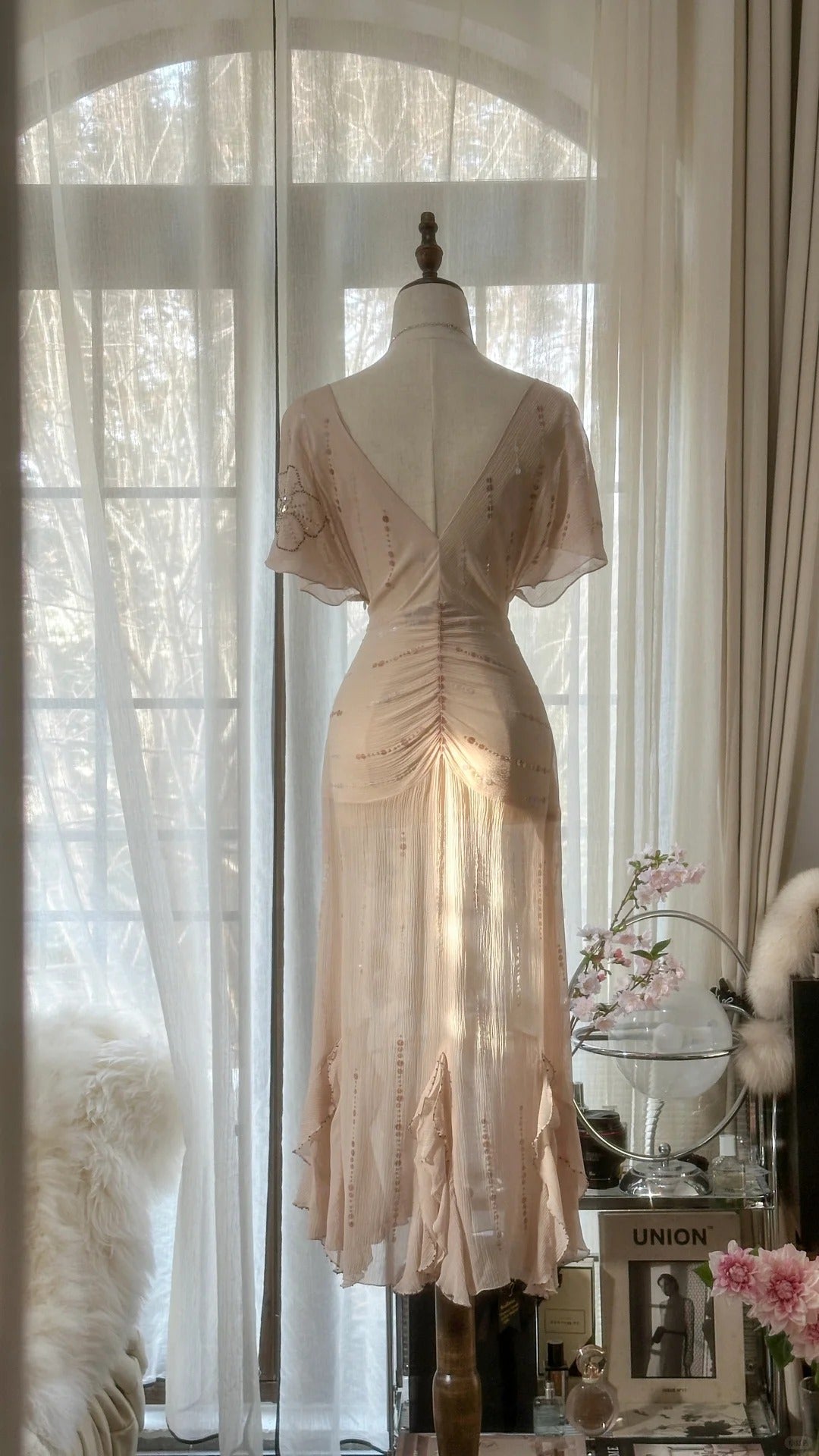 Elegant Pink V-neck Short-sleeved Chiffon Flowing Prom Dress